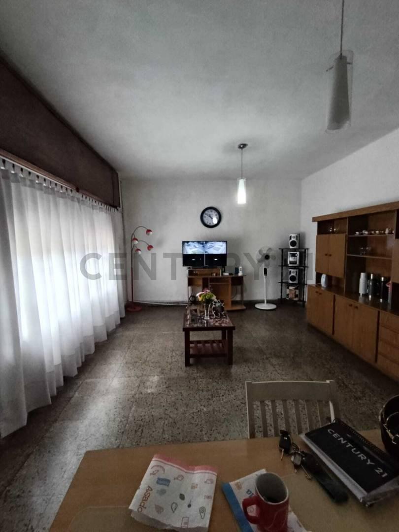 Foto de 133 entre 46 y 47. Casa en Venta en bloque., imagen 1