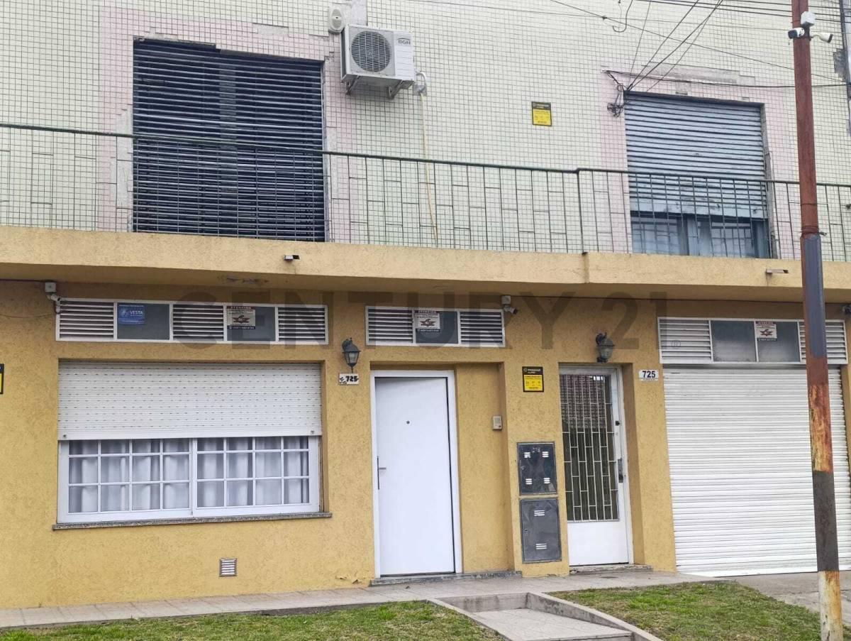 Foto de 133 entre 46 y 47. Casa en Venta en bloque., imagen 5