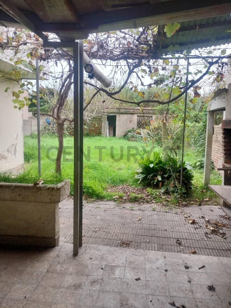 Foto de VENTA DE CASA - calle 47 entre 135 y 136 Barrio San Carlos, imagen 3