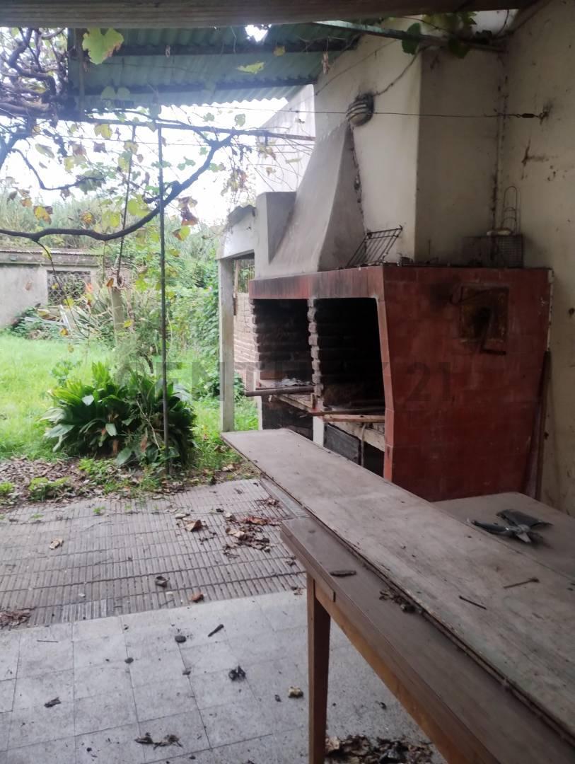 Foto de VENTA DE CASA - calle 47 entre 135 y 136 Barrio San Carlos, imagen 4