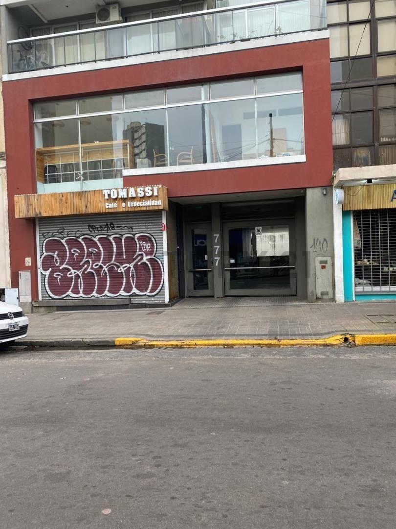 Foto de 47 entre 10 y 11. Cochera cubierta en venta, La Plata, imagen 2