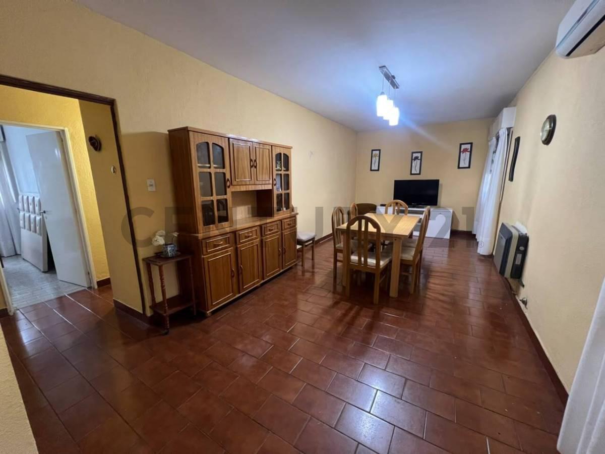 Foto de Departamento de TRES (3) dormitorios en venta| Calle 12 esq. 78., imagen 2