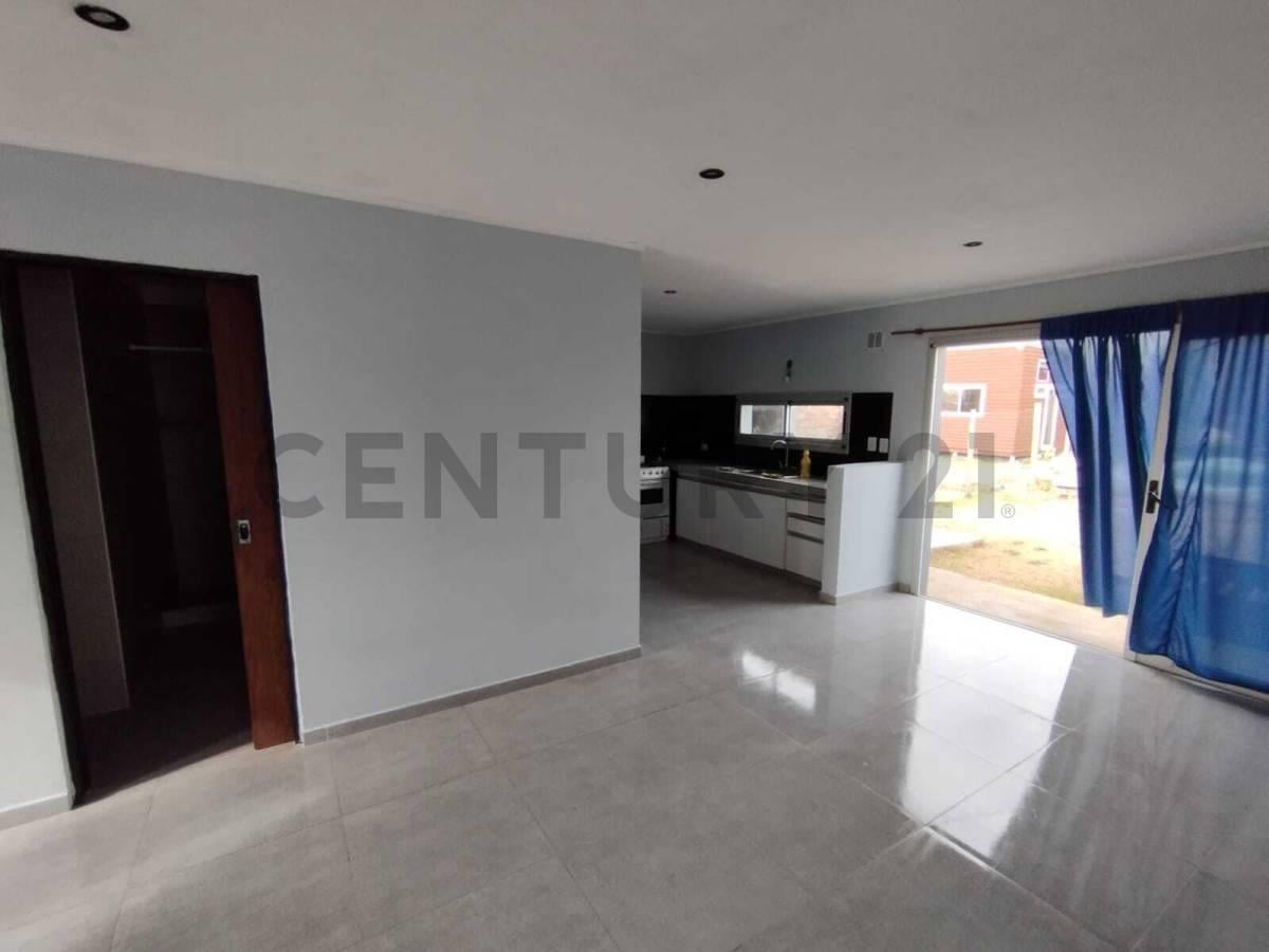 Foto de Casa en venta Parque Sicardi, calle 19 bis e/ 666 y 667, imagen 3