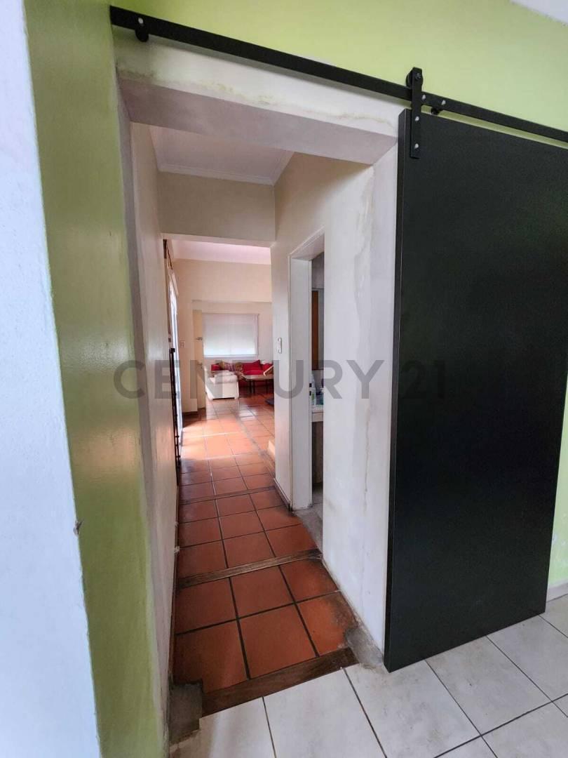 Foto de 57 entre 27 y 28. Casa en venta. La Plata, imagen 2