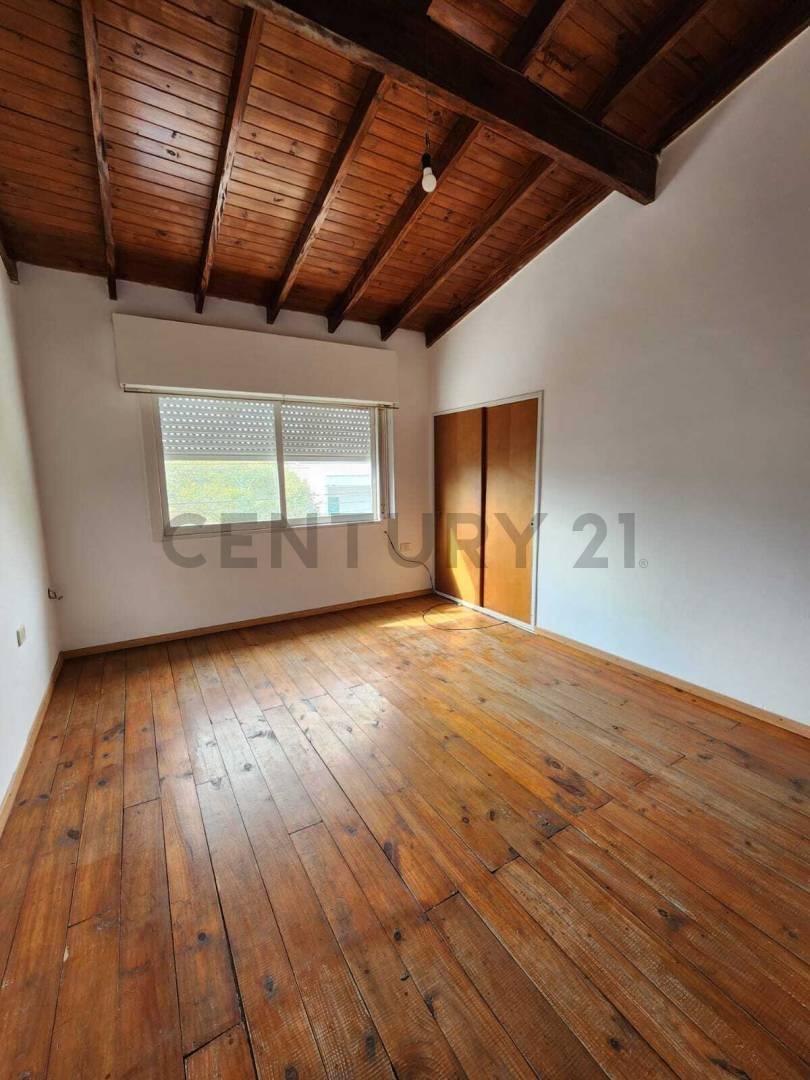 Foto de 21 entre 64 y 65. Departamento de 1 dormitorio en alquiler, imagen 2