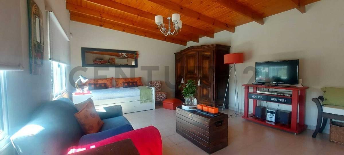 Foto de 11 entre 655 y 656 - CASA EN VENTA EN VILLA PARQUE SICARDI-LA PLATA, imagen 4