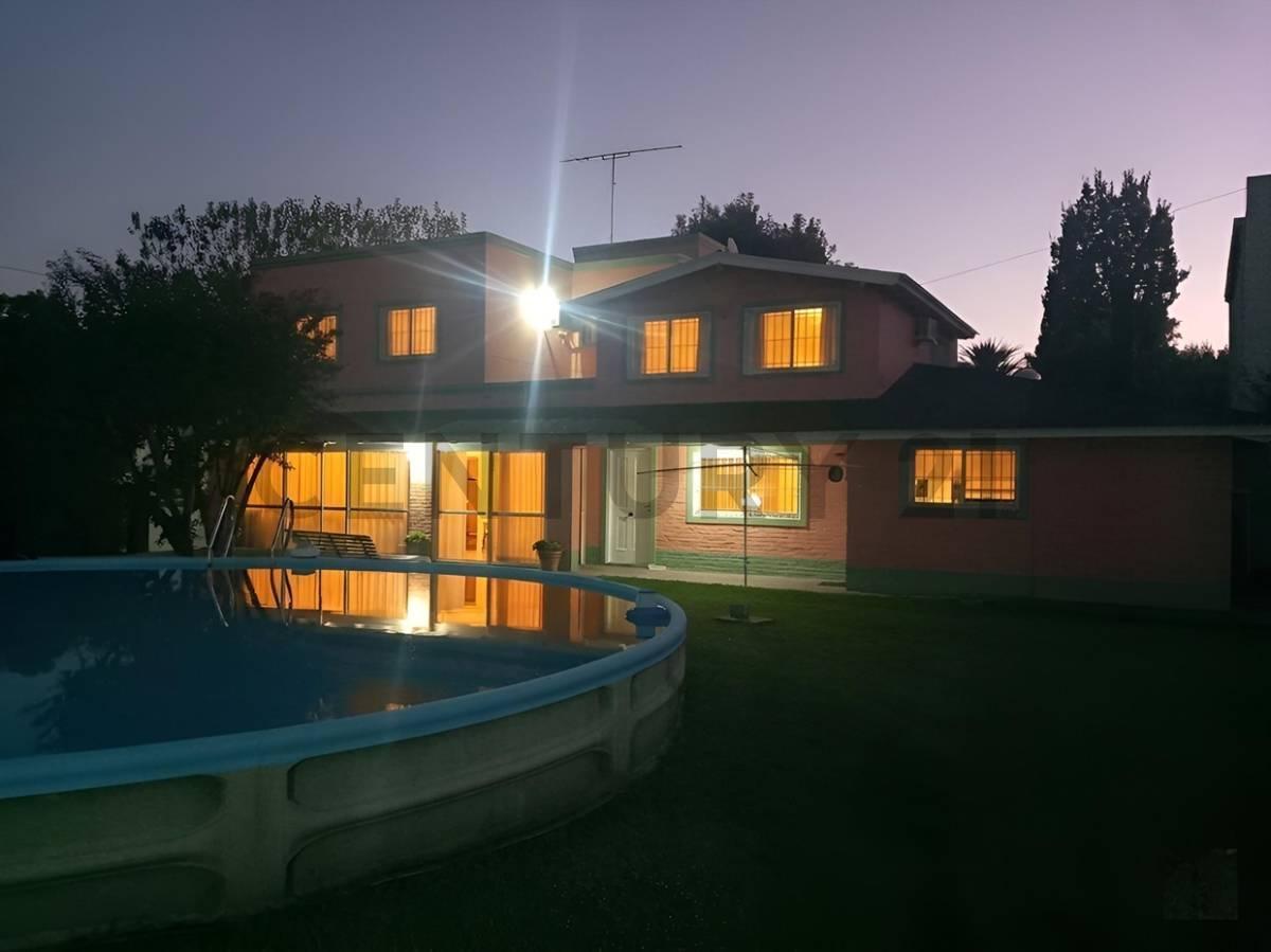 Foto de 11 entre 655 y 656 - CASA EN VENTA EN VILLA PARQUE SICARDI-LA PLATA, imagen 1