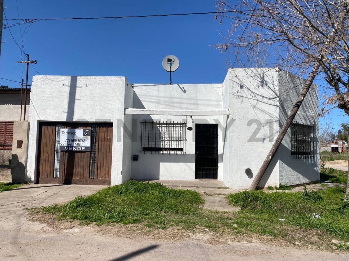 Foto de 97 Esquina 4, Casa a refaccionar 2 dormitorios en venta, imagen 2