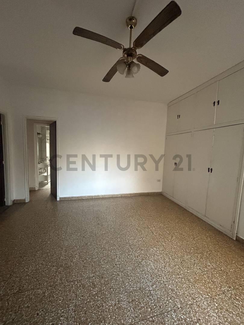 Foto de 57 entre 11 y 12. Departamento de 2 habitaciones En venta La Plata, imagen 2