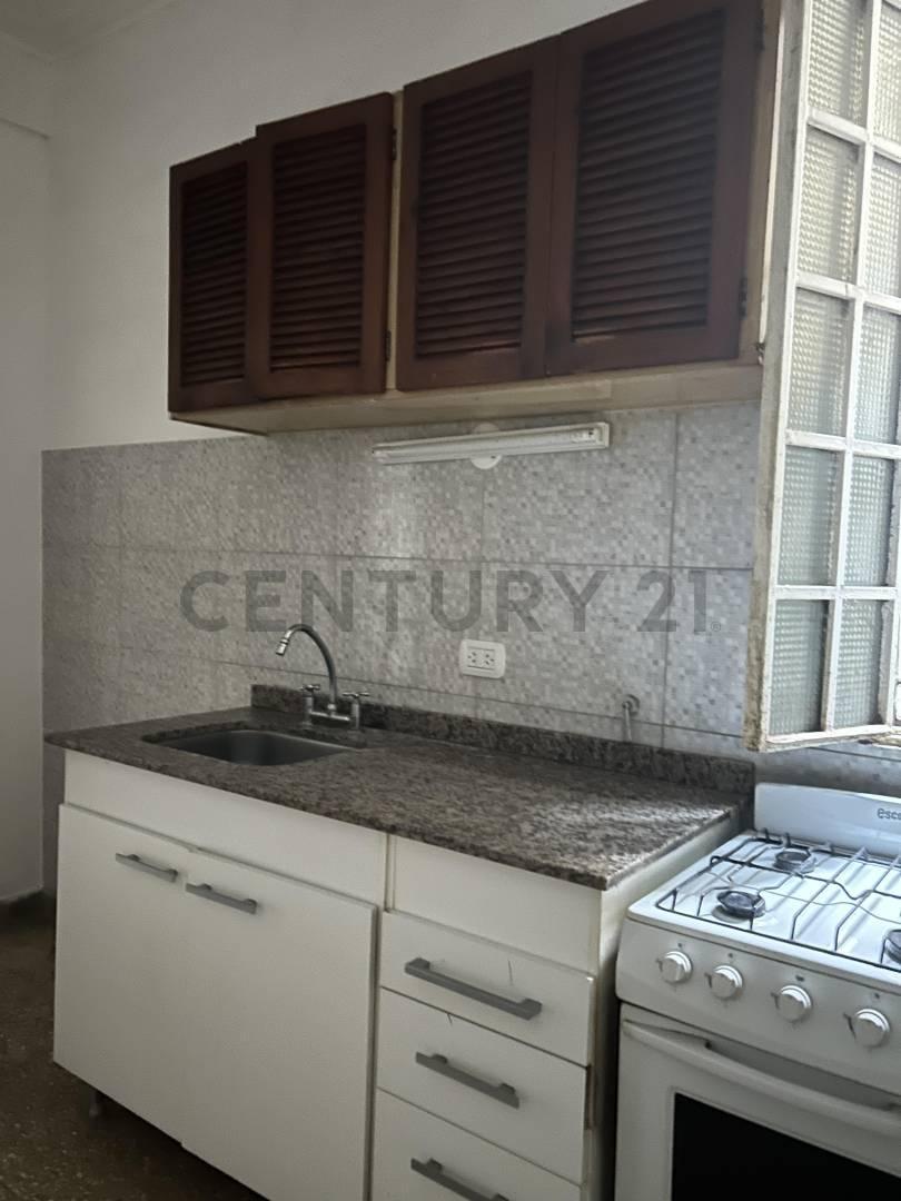 Foto de 57 entre 11 y 12. Departamento de 2 habitaciones En venta La Plata, imagen 5