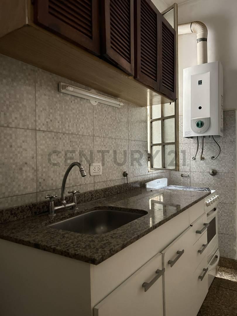 Foto de 57 entre 11 y 12. Departamento de 2 habitaciones En venta La Plata, imagen 1