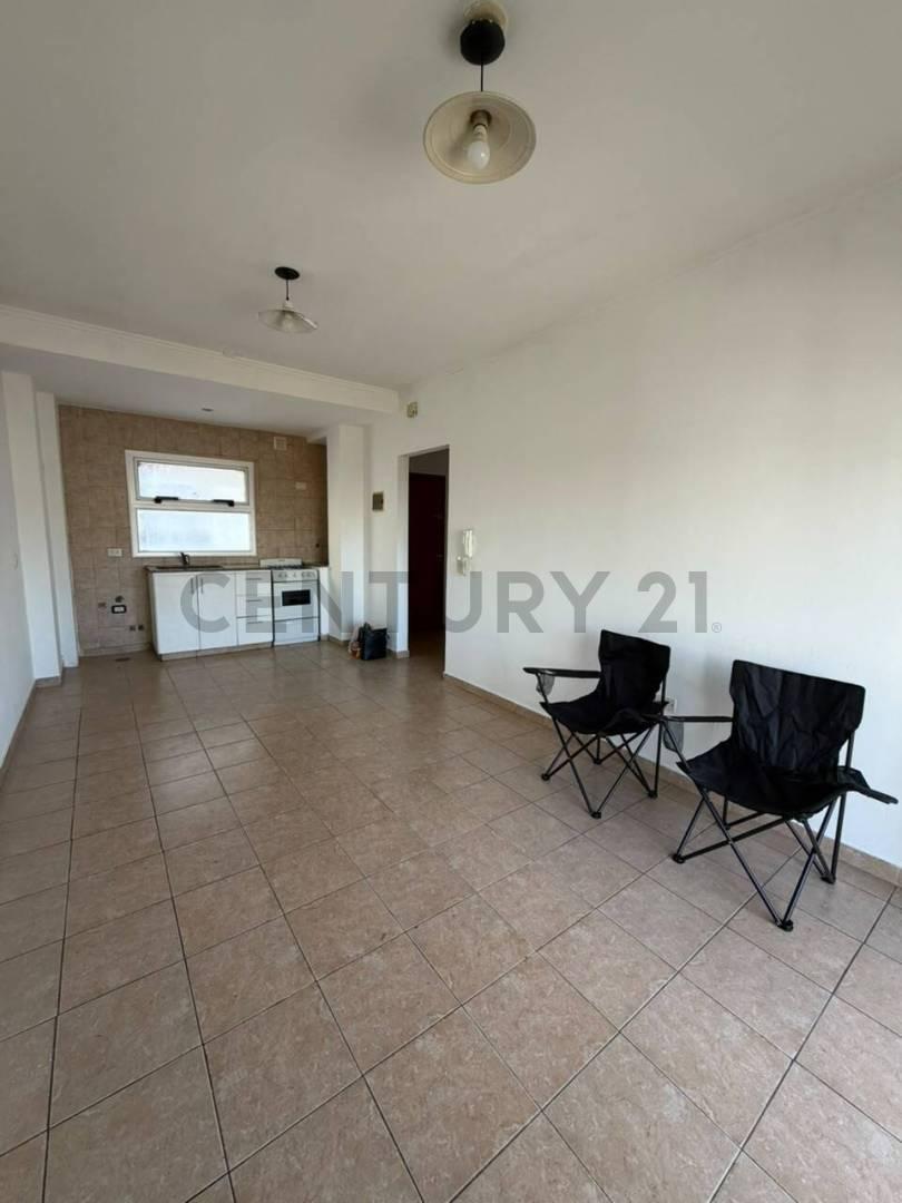 Foto de 8 entre 40 y 41, Departamento en alquiler con cochera, imagen 4