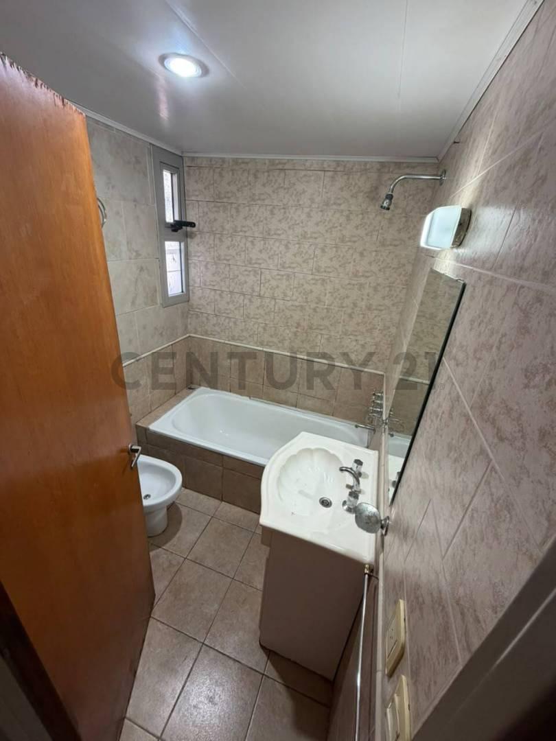 Foto de 8 entre 40 y 41, Departamento en alquiler con cochera, imagen 5