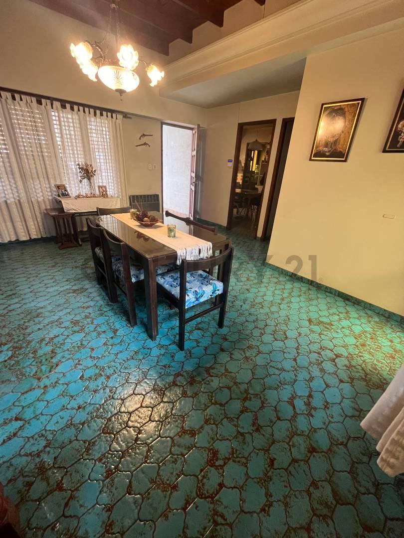 Foto de Casa en venta de 4 dormitorios. con cochera. Calle 38 entre 23 y 24., imagen 4