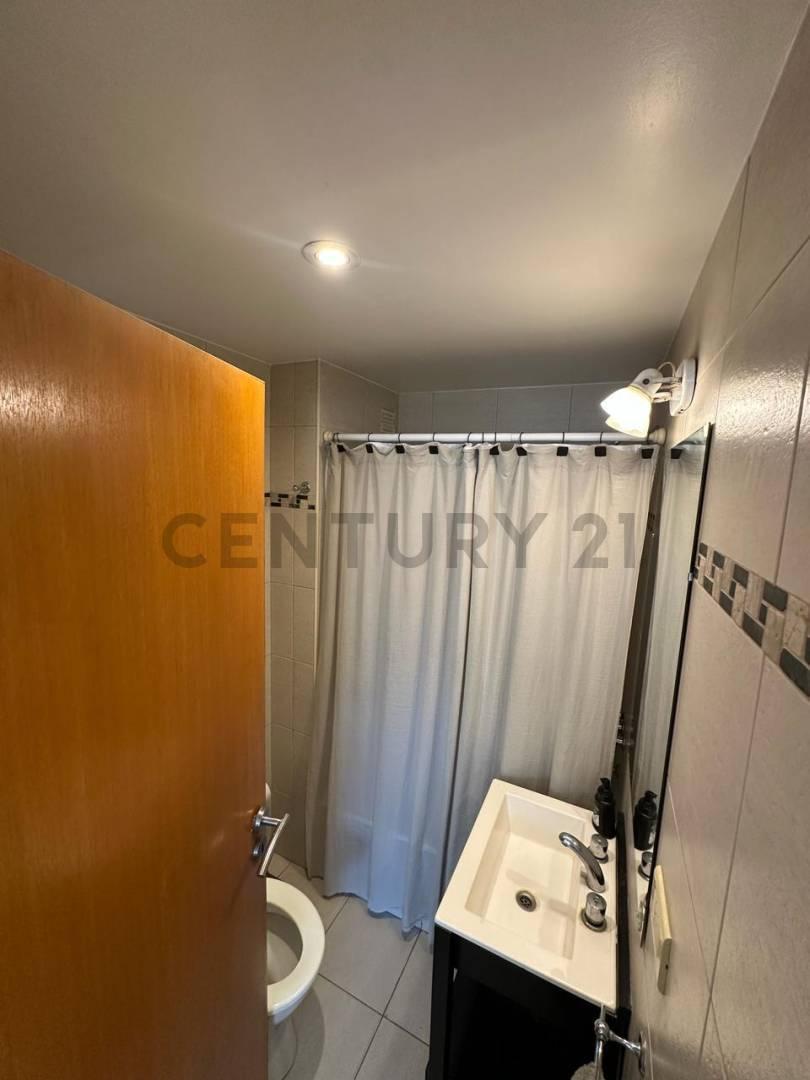 Foto de 15 entre 42 y 43. Departamento de 3 dormitorios tipo dúplex con, imagen 5
