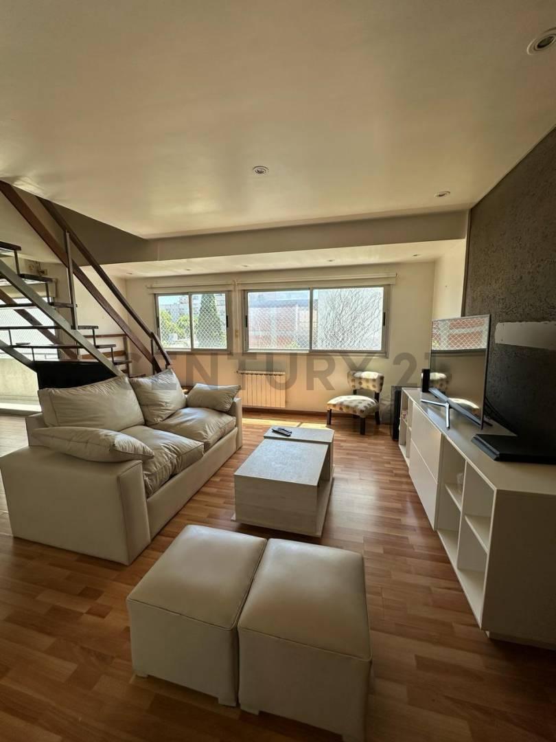 Foto de 15 entre 42 y 43. Departamento de 3 dormitorios tipo dúplex con, imagen 1
