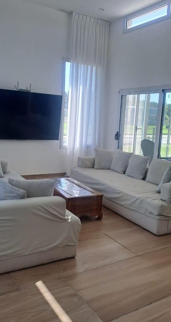 Foto de Ruta 2 Km 65. Casa en alquiler - Club de Campo Miralagos, imagen 4