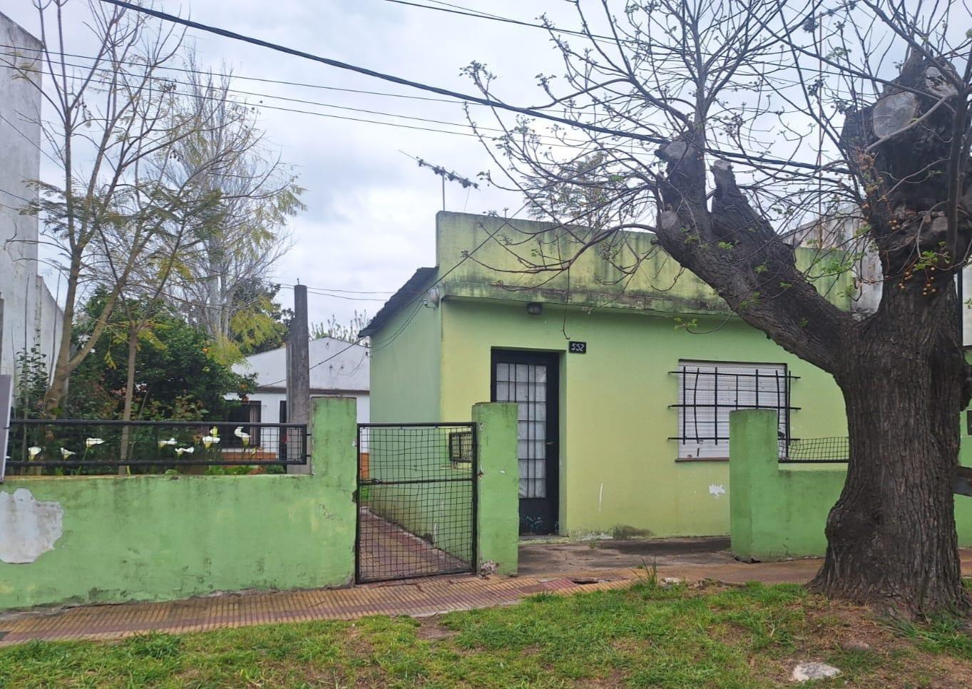 Foto de Diagonal 3 entre 425 y 426. Casa en venta en villa elisa, imagen 1