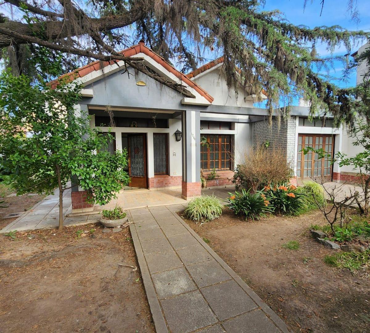 Foto de 60 entre 20 y 21. Casa en venta en La Plata, imagen 2