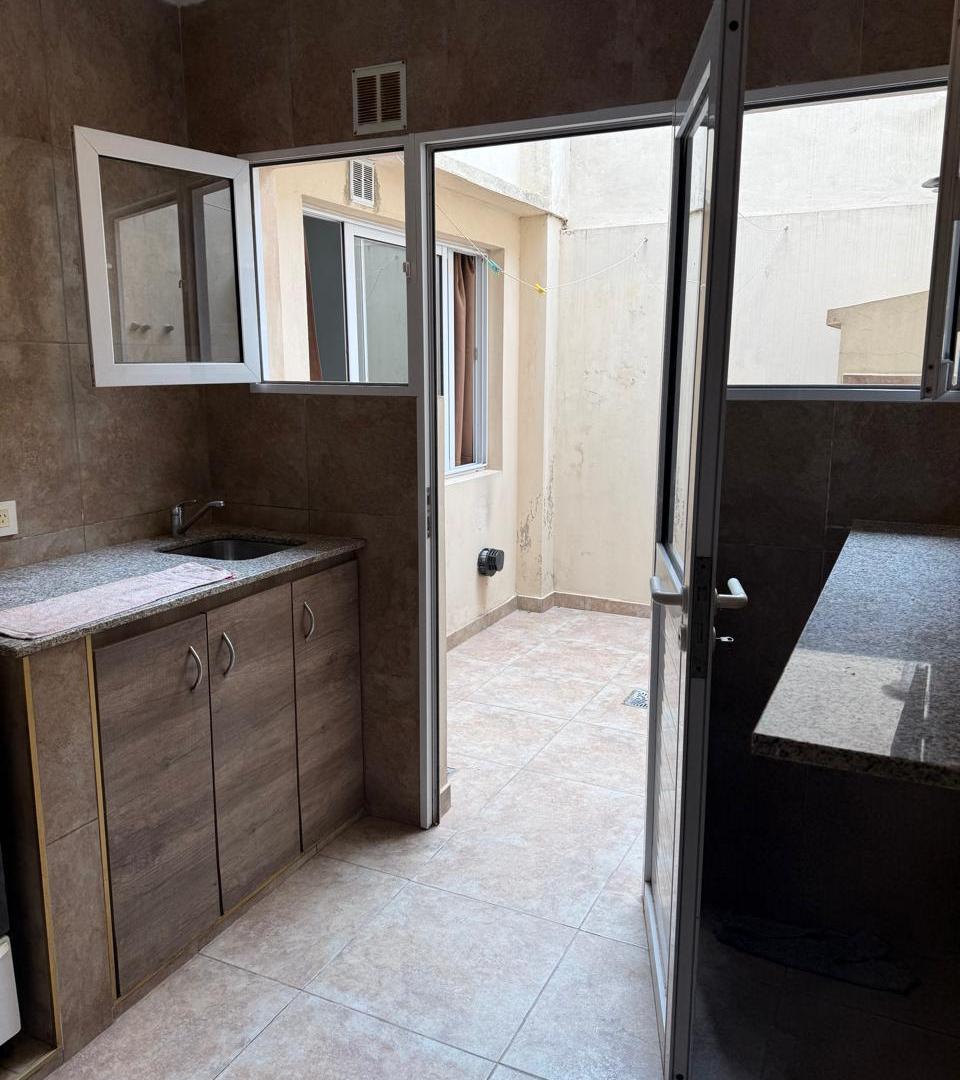 Foto de Departamento en alquiler en La Plata, imagen 3