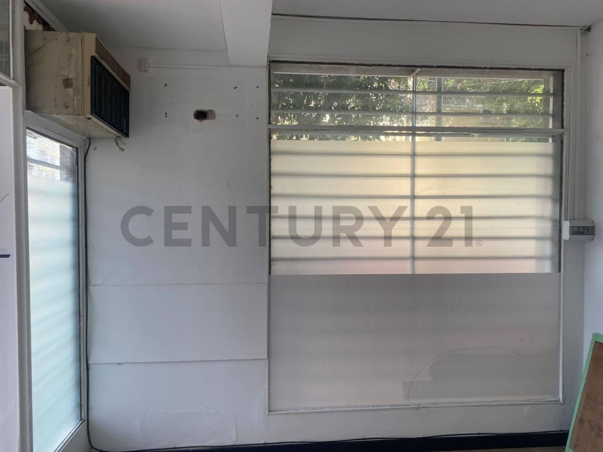 Foto de OFICINA / LOCAL EN ALQUILER APTO PROFESIONAL. Calle 5 esquina 41., imagen 4