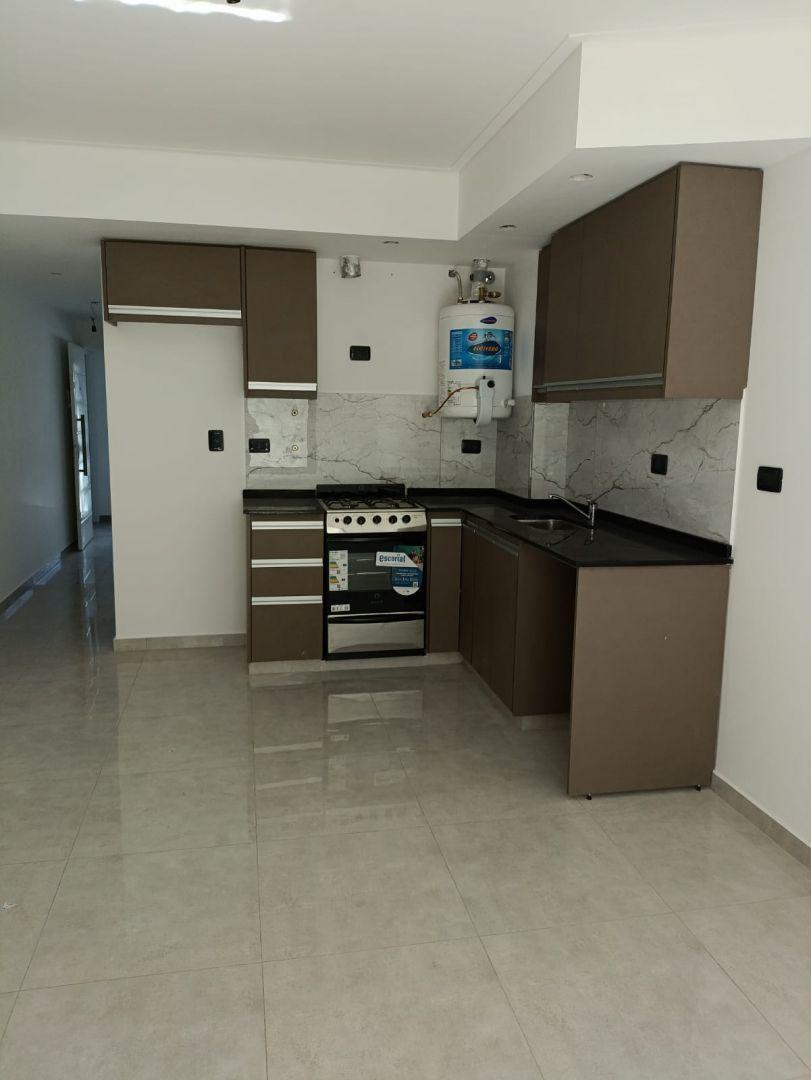 Venta de Departamento 2 AMBIENTES en Lomas del Mirador, La Matanza.+2 patios -A