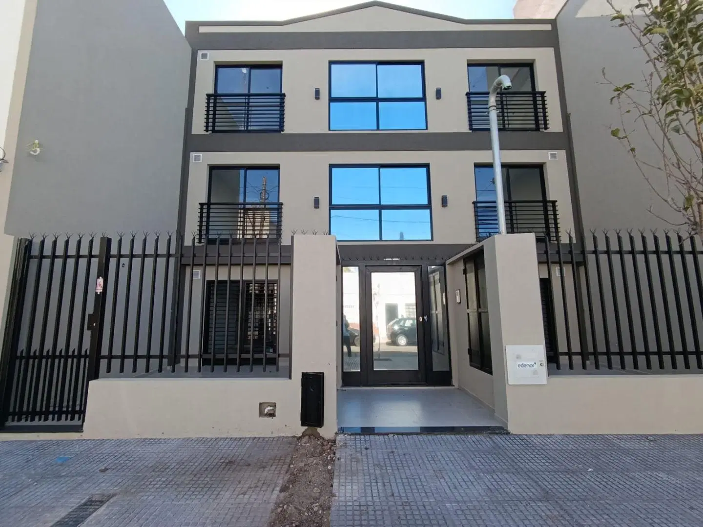 Venta de Departamento 2 AMBIENTES en Lomas del Mirador, La Matanza.+2 patios -A 2