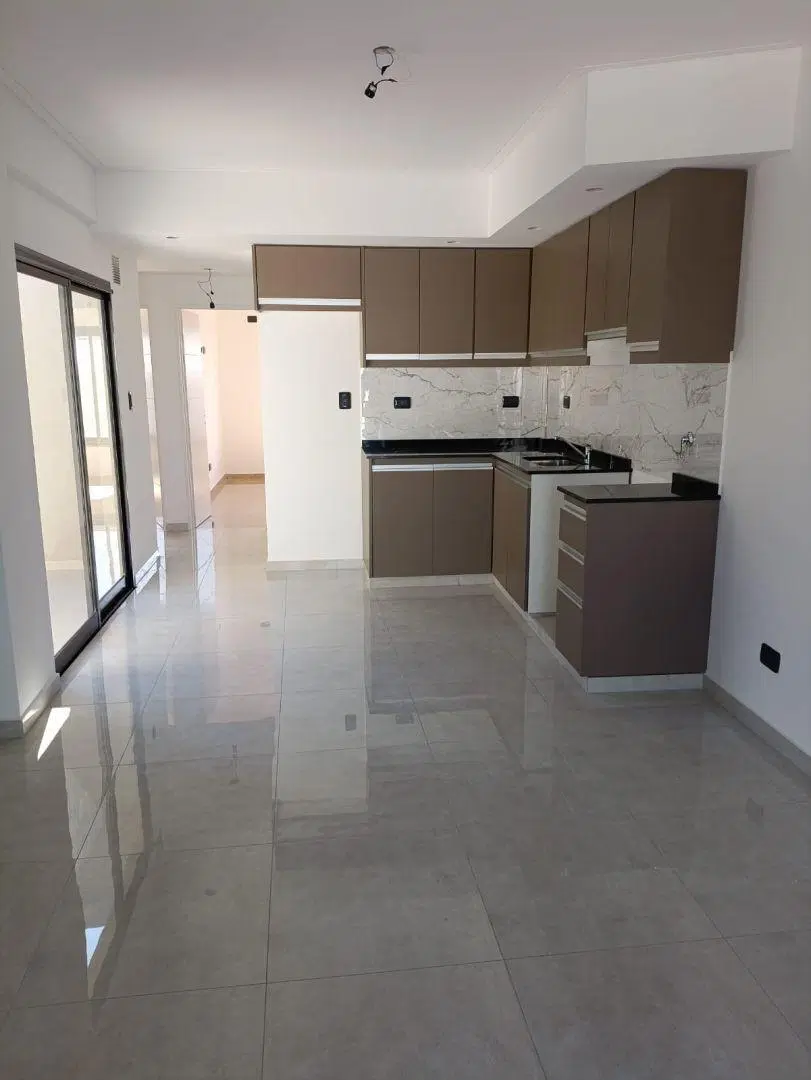 Venta de Departamento 2 AMBIENTES en Lomas del Mirador, La Matanza.+2 patios -A 3