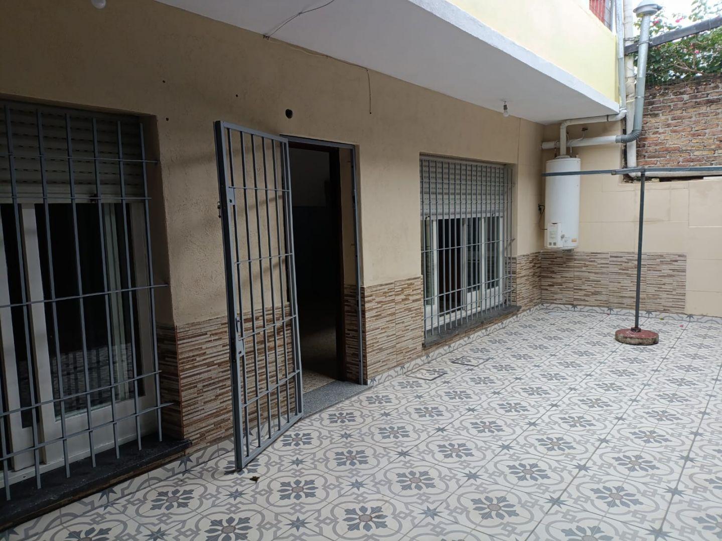 Foto de Alquiler de Casa 4 Ambientes (PH) -SIN EXPENSAS- en La Tablada, La Matanza., imagen 4