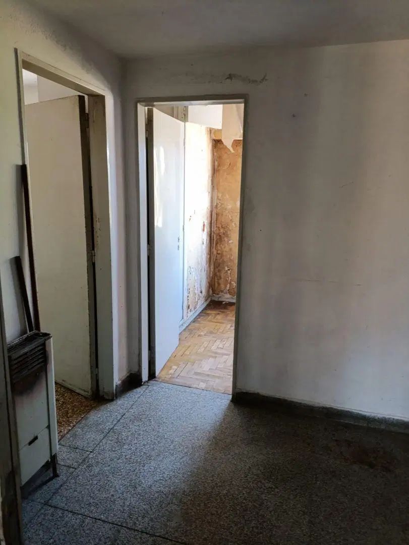 Venta de Casa 4 Ambientes en Lomas del Mirador, La Matanza + galpón. Lote 10x30. 4