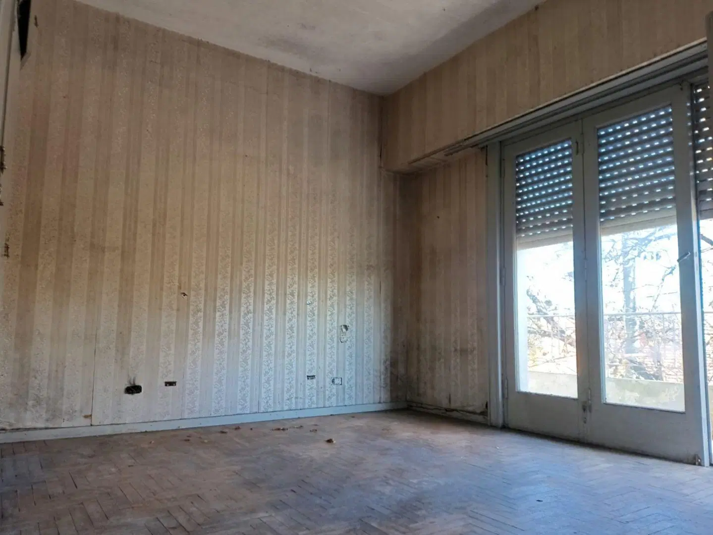 Venta de Casa 4 Ambientes en Lomas del Mirador, La Matanza + galpón. Lote 10x30. 5