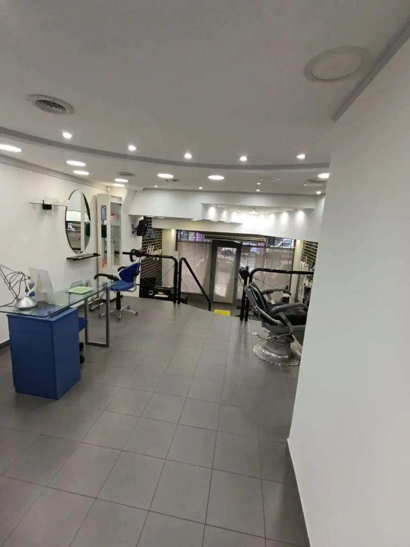 Venta de Local comercial en Lomas del Mirador, La Matanza. 83 metros. 4