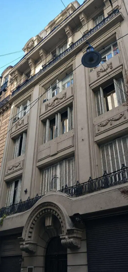 VENTA DE 2 DEPARTAMENTOS UNIFICADOS -8 HABITACIONES-,  EN MONTSERRAT, C.A.B.A. 4