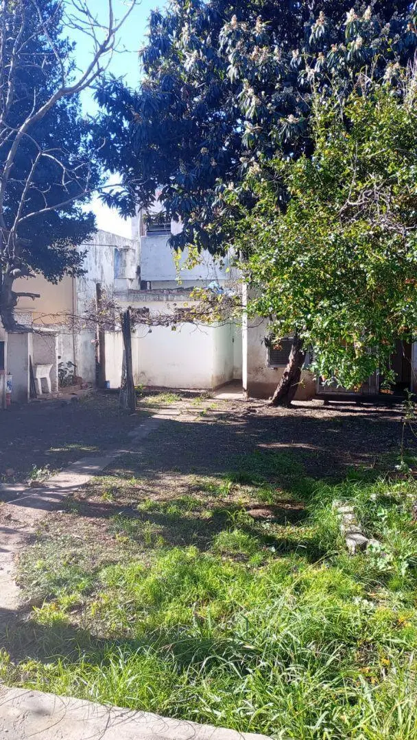 VENTA de casa 4 AMBIENTES en Lomas del Mirador, La Matanza. CON DOS LOCALES. 4