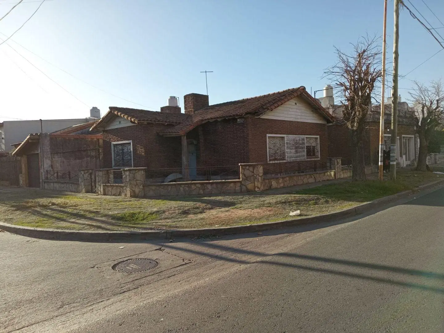 Venta de Casa en Lomas del Mirador, La Matanza - A RECICLAR- 1