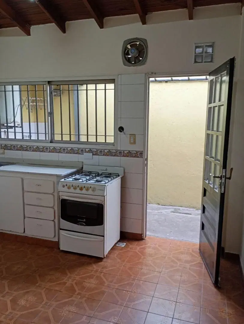Alquiler de Casa 3 Ambientes en Lomas del Mirador, La Matanza. 3