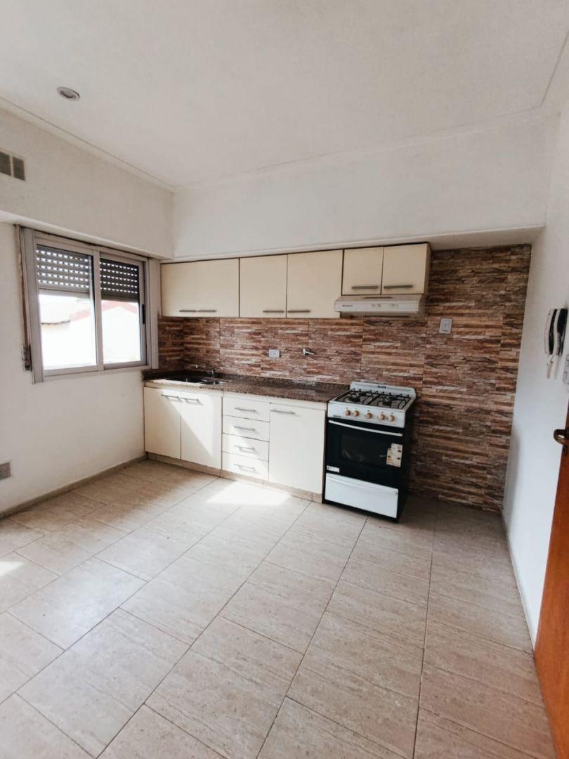Foto de Alquiler de Departamento 3 AMBIENTES en Isidro Casanova, La Matanza --, imagen 1