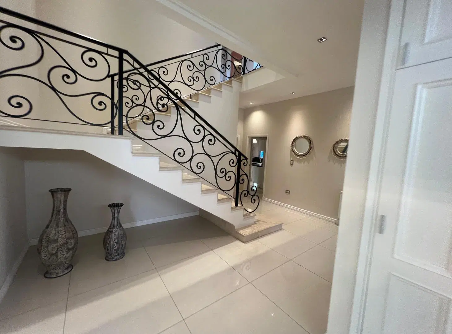 Valle Escondio Casa de Primera categoría Unica por su diseño , calidad y comodidad 3