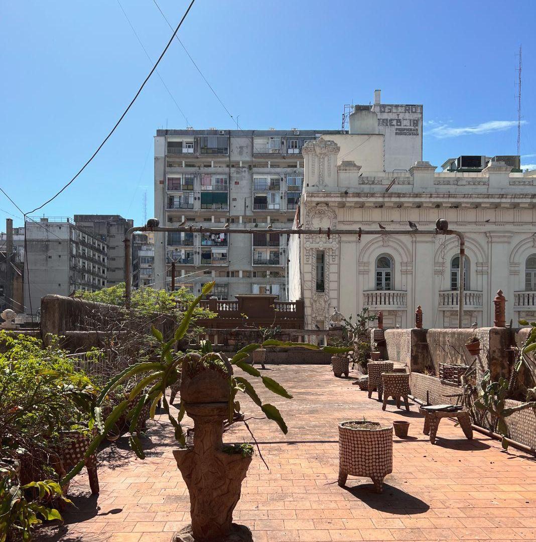 Foto de Bloque de casas y locales en el microcentro a metros de la peatonal, imagen 3