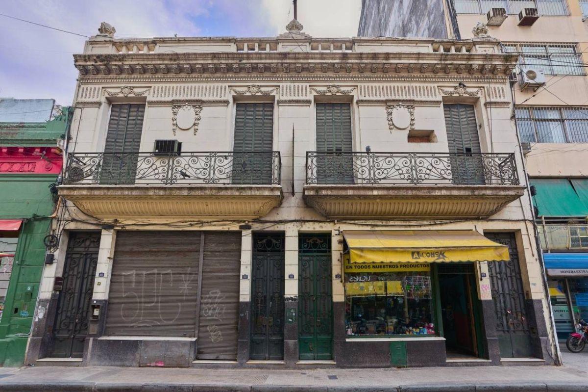 Foto de Bloque de casas y locales en el microcentro a metros de la peatonal, imagen 1