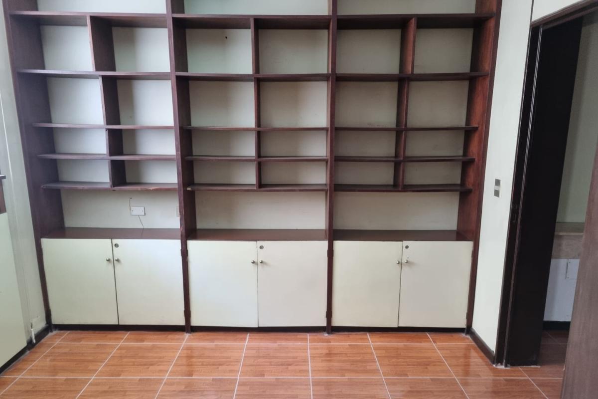 Departamento en Semipiso de 5 Ambientes - Apto Profesional - Muy Luminoso 2