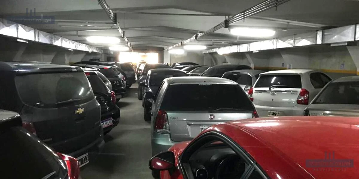 Depósito de 3 Niveles con 2.200 m², con montacarga - Exc Ubicación