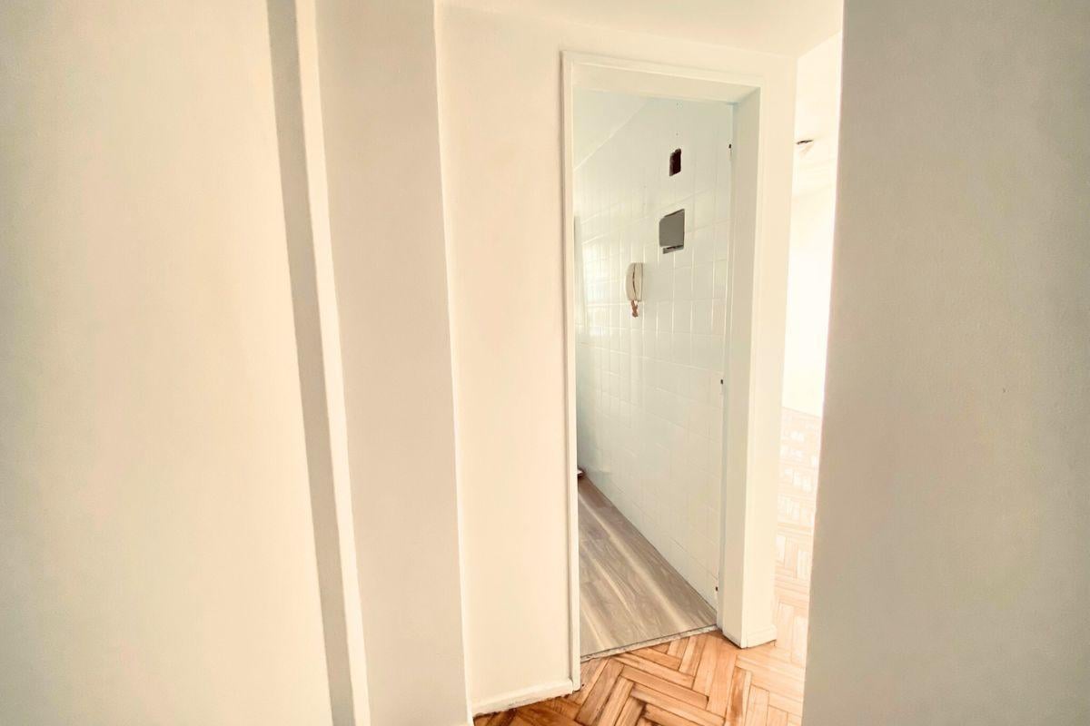 Foto de Departamento Monoambiente con Amplio Balcón al Frente, Muy Luminoso, imagen 2