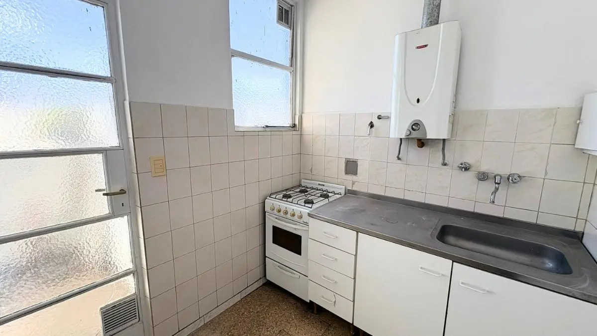 Departamento de 3 Ambientes, Muy Luminoso, Lavadero Independiente 4