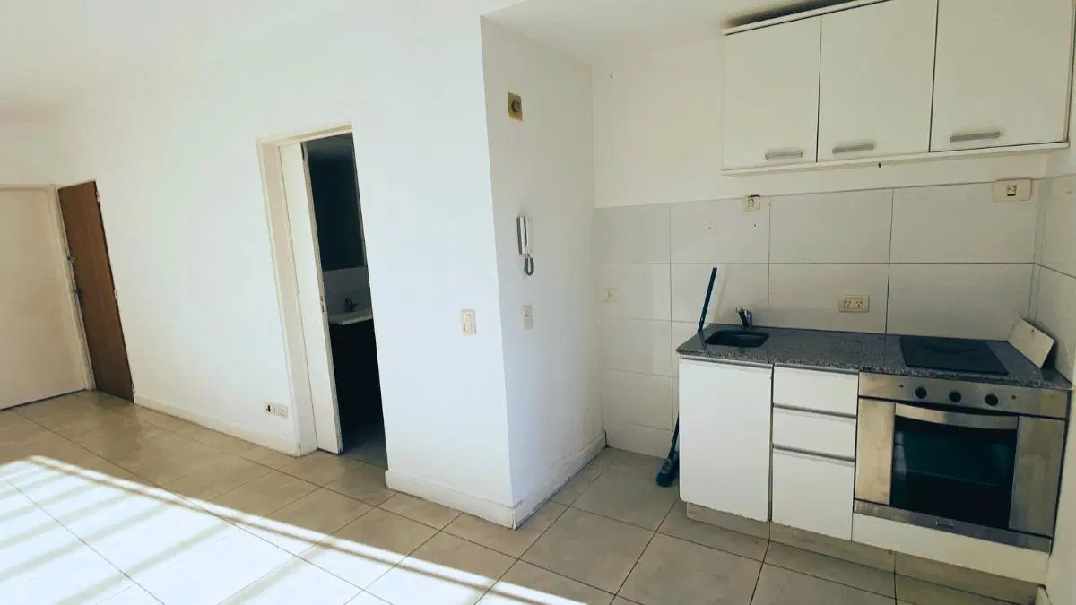 2 Amb en Semipiso Muy Luminoso con Balcón al Frente, Cochera Cubierta, Amenities 3