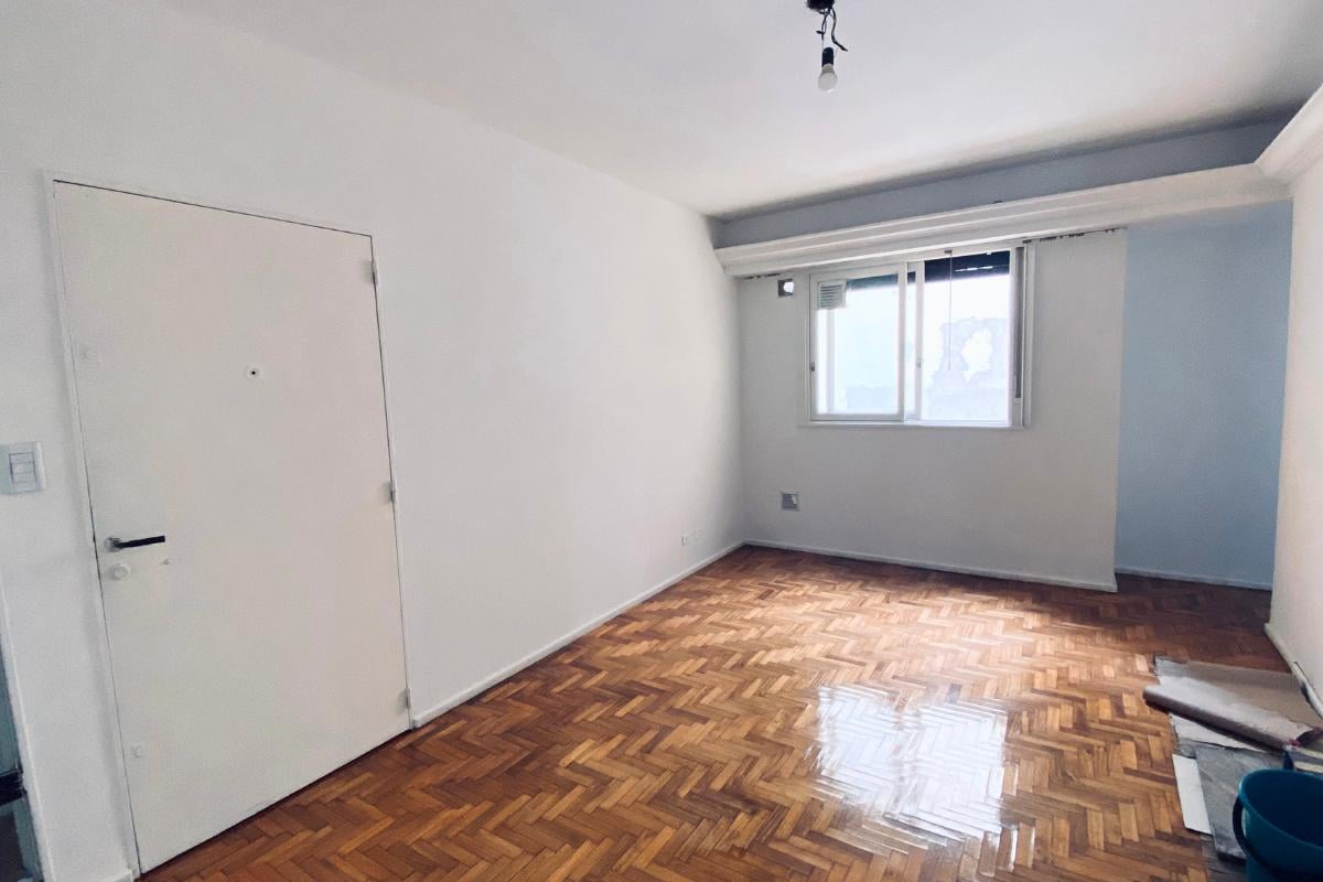 3 Amb con vista lateral, Muy Luminoso, con Lavadero - Av. Rivadavia