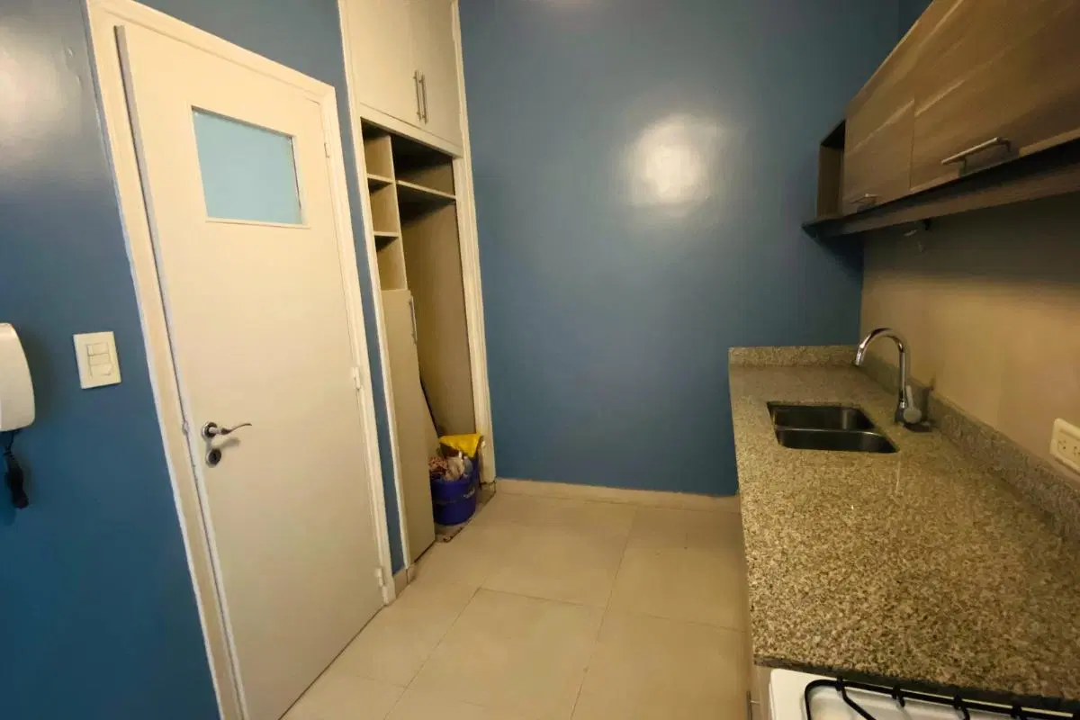 2 Ambientes en Planta Baja al Contrafrente, con 2 Patios Internos amplios, Muy luminoso 5