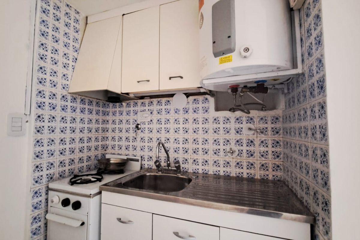 Foto de Depto Monoambiente con cocina integrada, muy luminoso, Exc. Ubicación, imagen 1