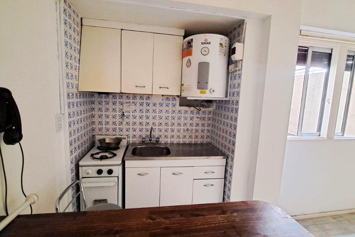 Foto de Depto Monoambiente con cocina integrada, muy luminoso, Exc. Ubicación, imagen 5