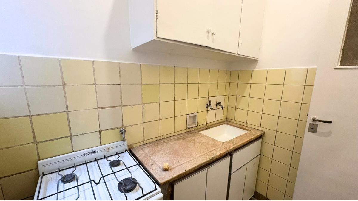 Foto de Depto Monoambiente con cocina a parte, 1er piso por escalera, Excelente, imagen 1